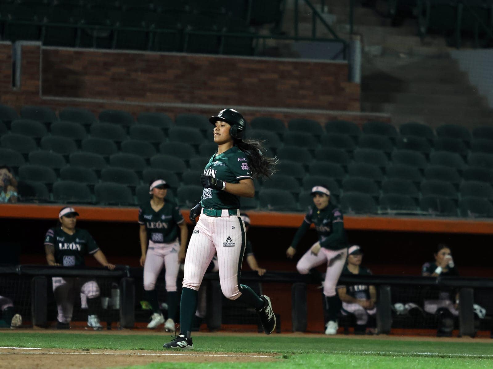 Blanqueada de Bravas sobre Naranjeros domina la apertura de serie en Hermosillo